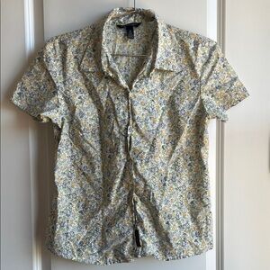 American Eagle Floral Short Sleeve Shirt